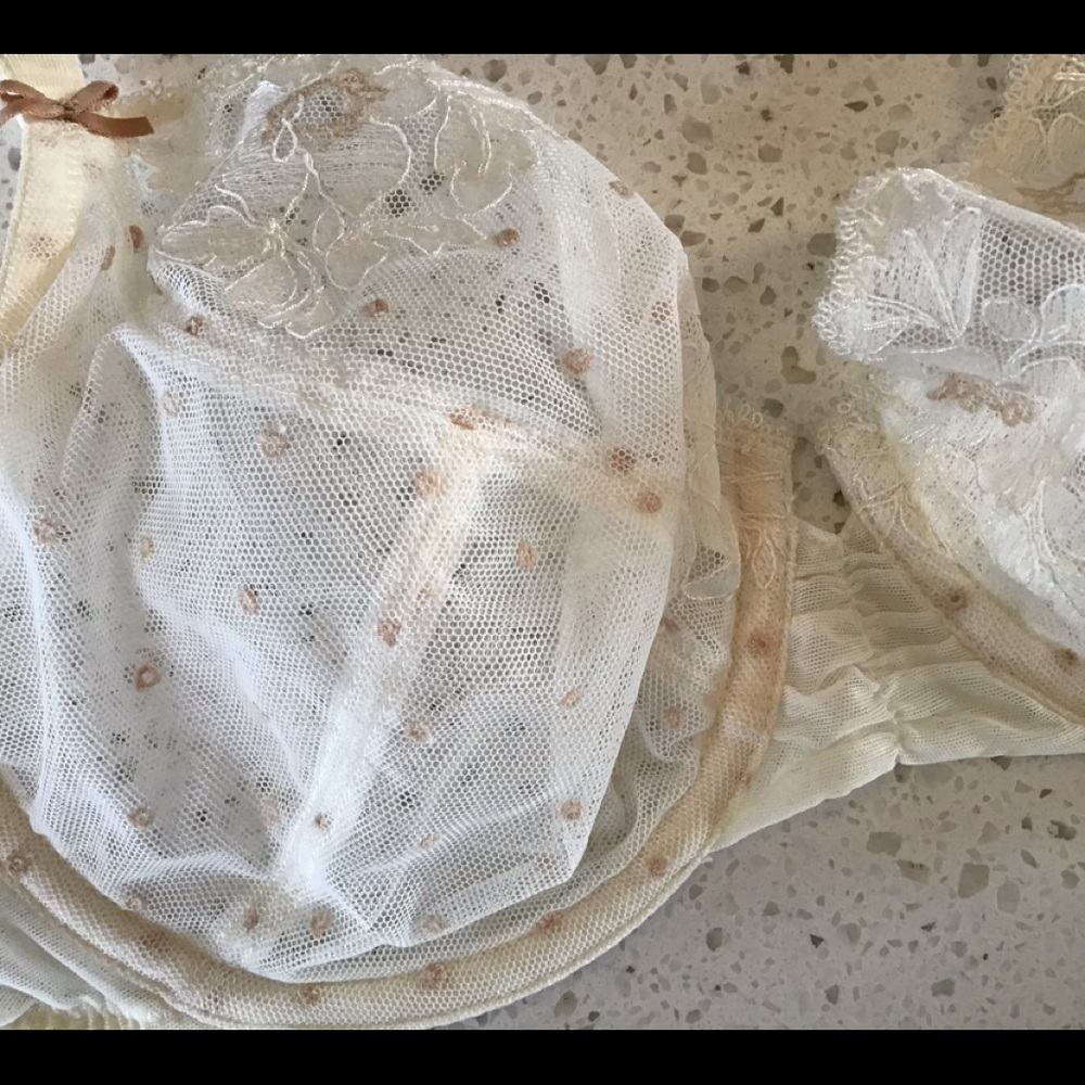 LOU Paris ivory tulle u w bra 32 D